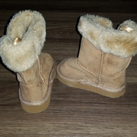 Boots - Picture 3 of 4